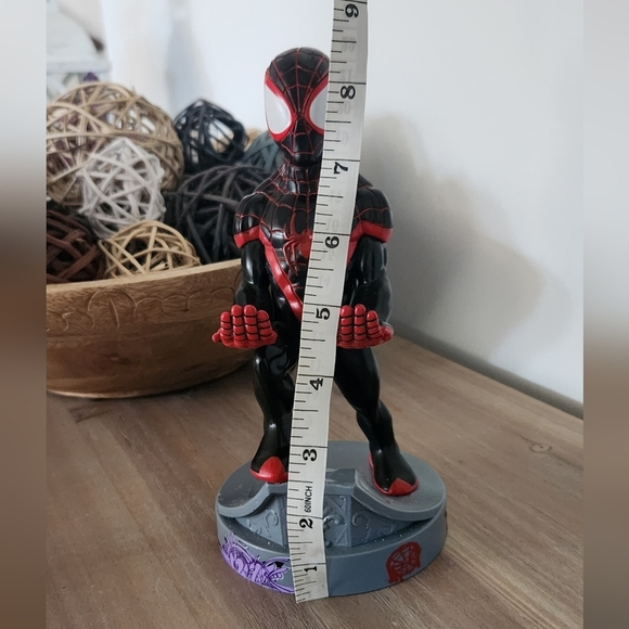 🎮 Spider-Man Miles Morales Phone & Controller Holder – 8.5” Figure Excellent - Picture 12 of 12